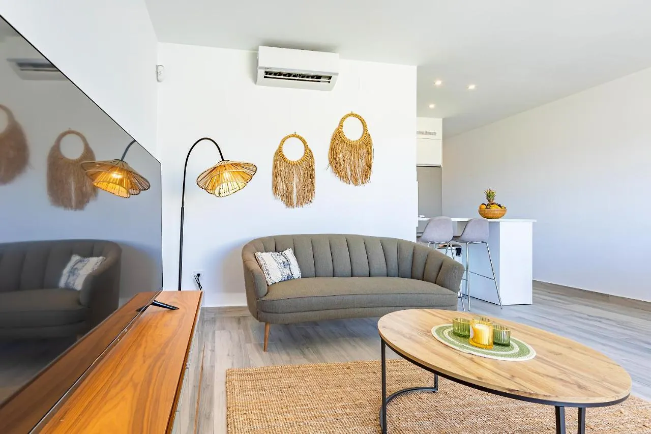 דירות טריפה Large Terrace, Swimming Pool, Private Garage And Fiber ספרד