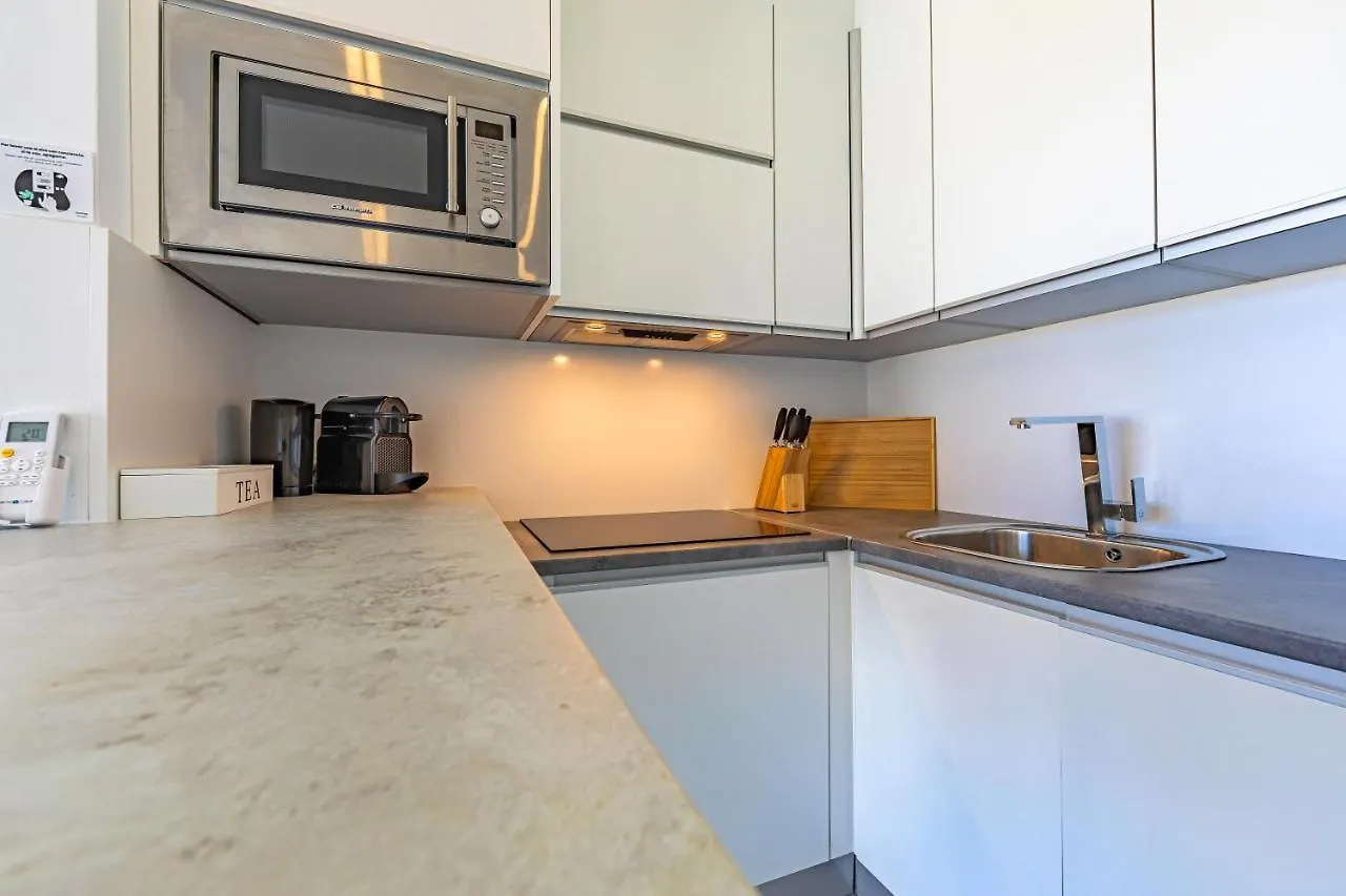 דירות טריפה Large Terrace, Swimming Pool, Private Garage And Fiber