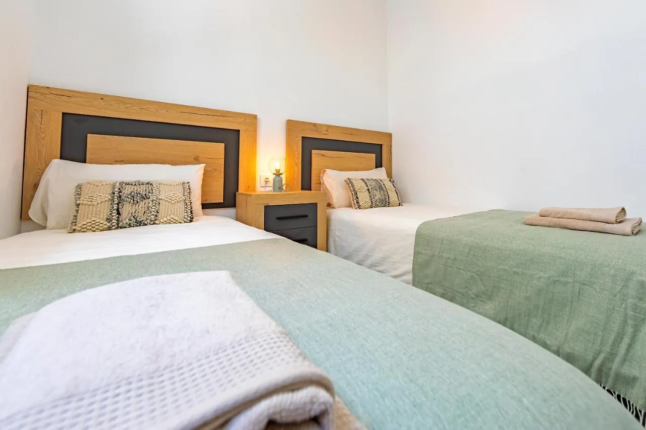 דירות טריפה Large Terrace, Swimming Pool, Private Garage And Fiber